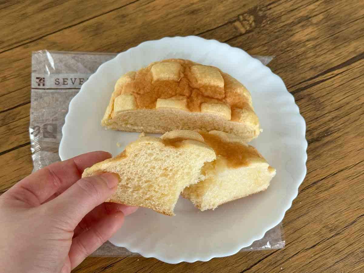 セブンイレブンの「ふんわりメロンパン」